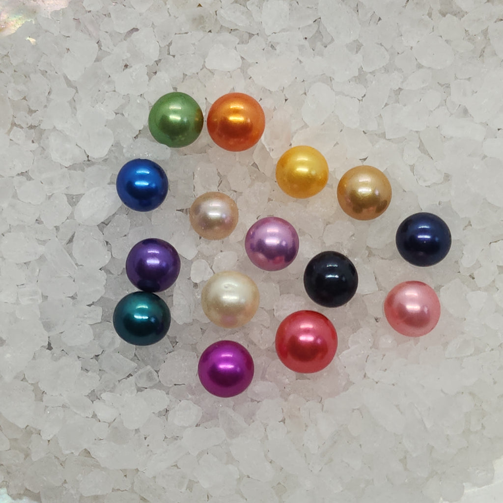 Round Single Pearl Oyster Opening