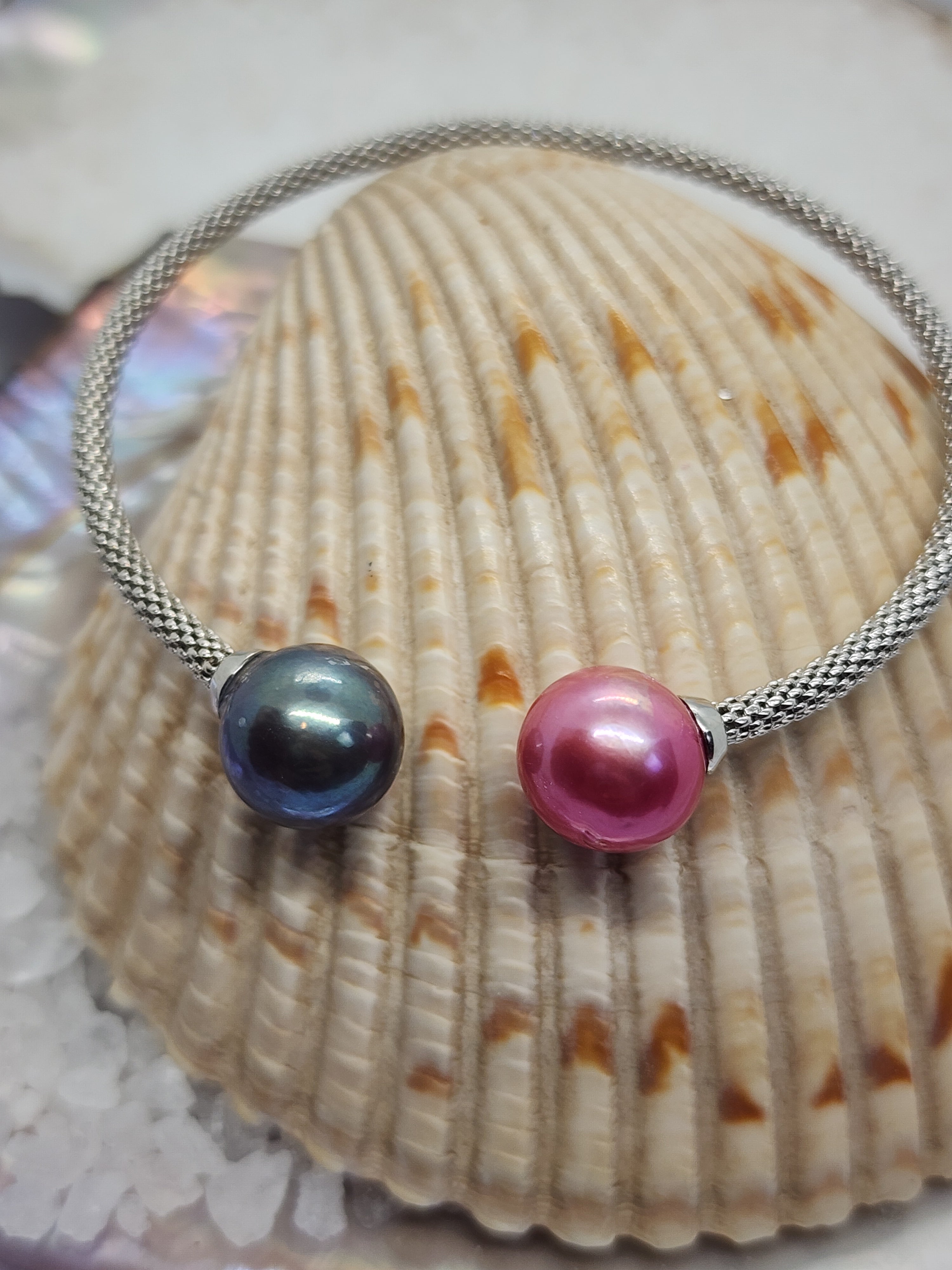 Edison Round Single Pearl Oyster Opening