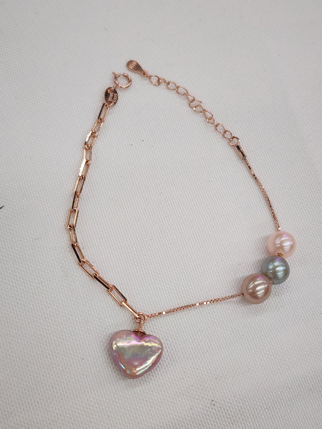 Red Shell Round Multi-Pearl Oyster Opening