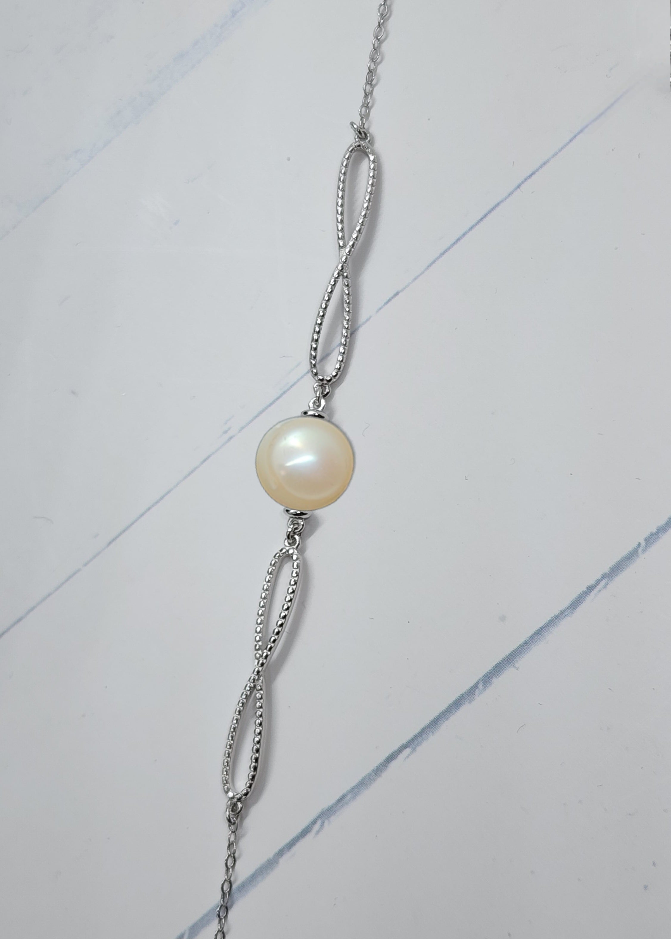 Floating Infinity Bracelet Setting