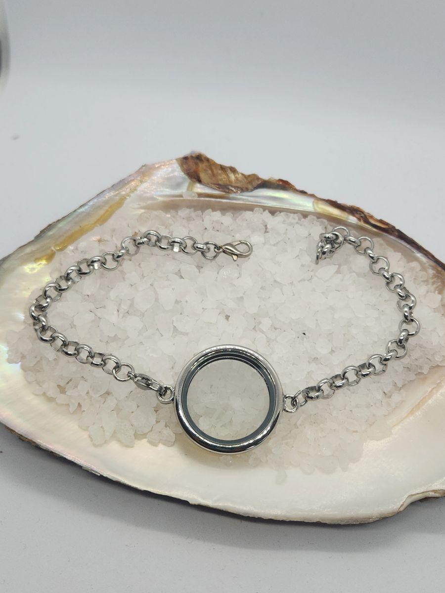 Dripless Round Locket Bracelet
