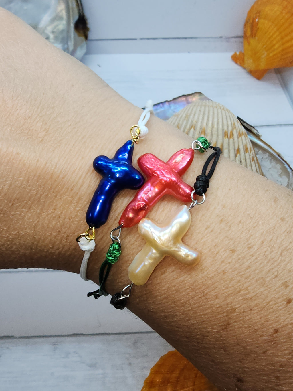 Hunter's Cross Single Pearl Oyster Opening